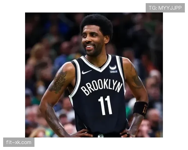 凯里·欧文机场拖鞋比我整年工资还贵